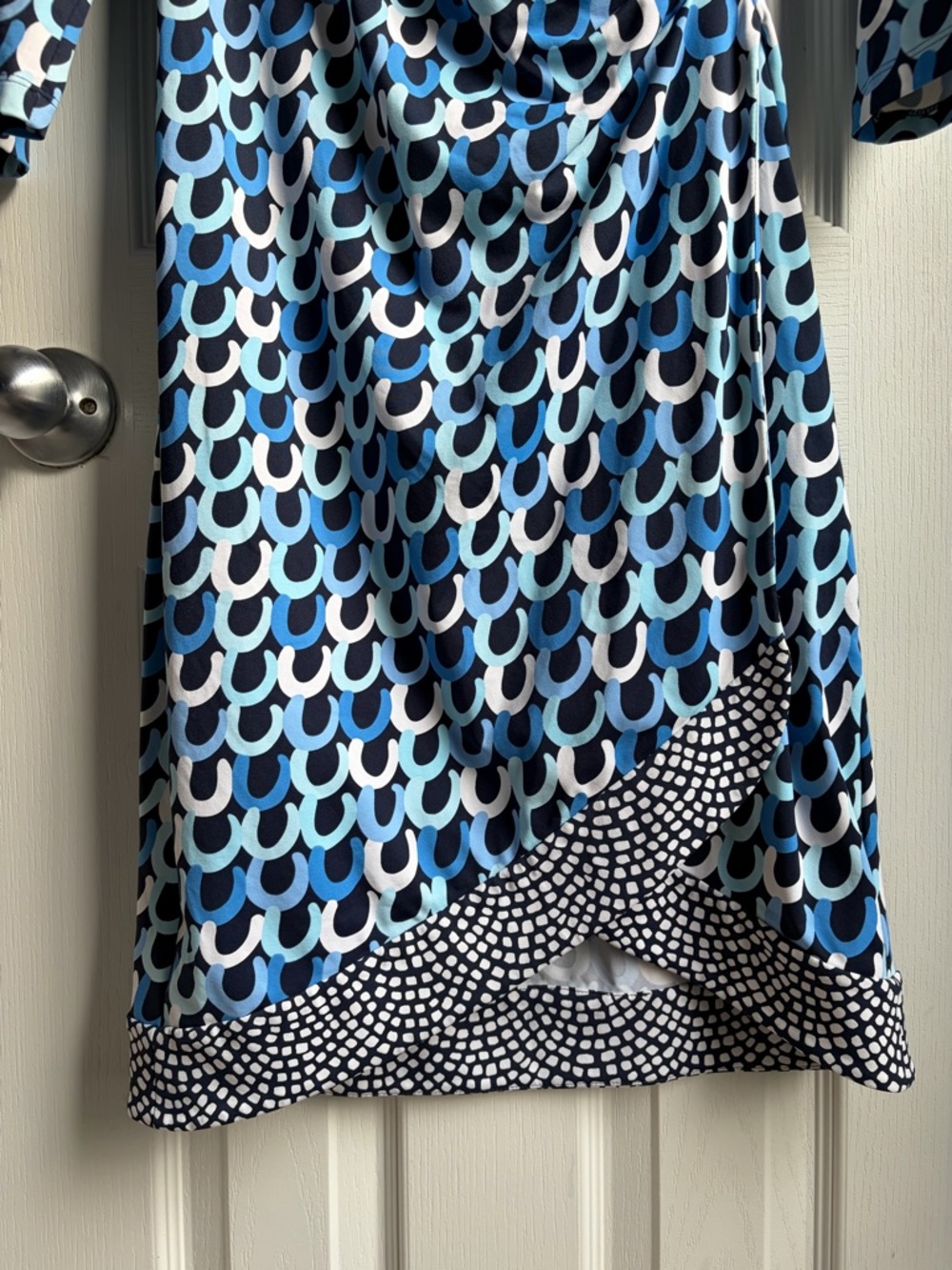 J. McLaughlin Blue Geometric Print Faux Wrap Dress Size Small Stretch Jersey - Picture 7 of 11
